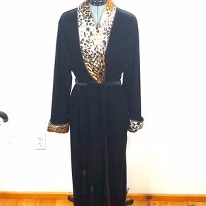 Diamond Tea Housecoat Black Velvet and Leopard Print